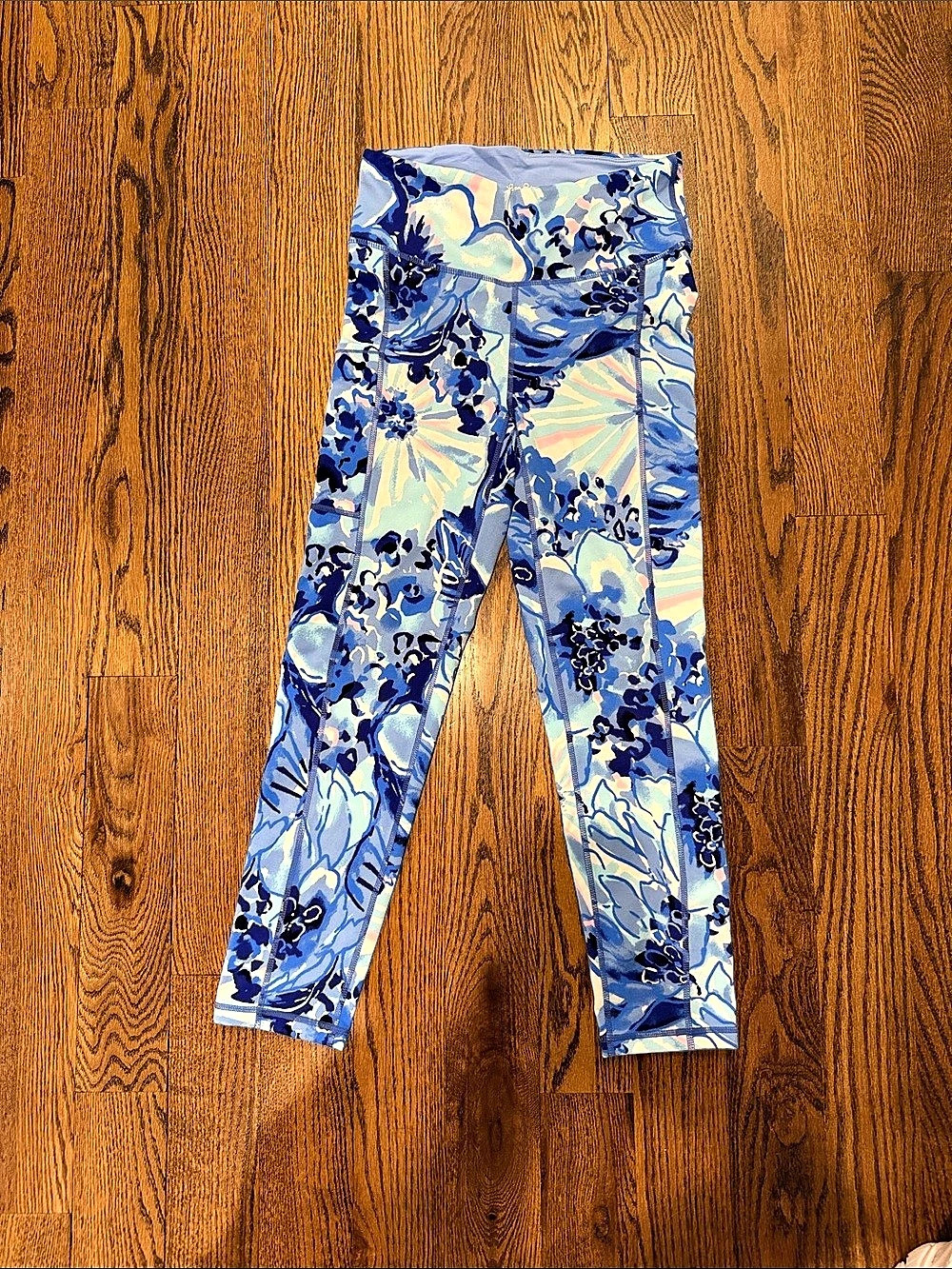 Lilly Pulitzer Luxletic Weekender High Rise Crop Legging Floral Blue & White